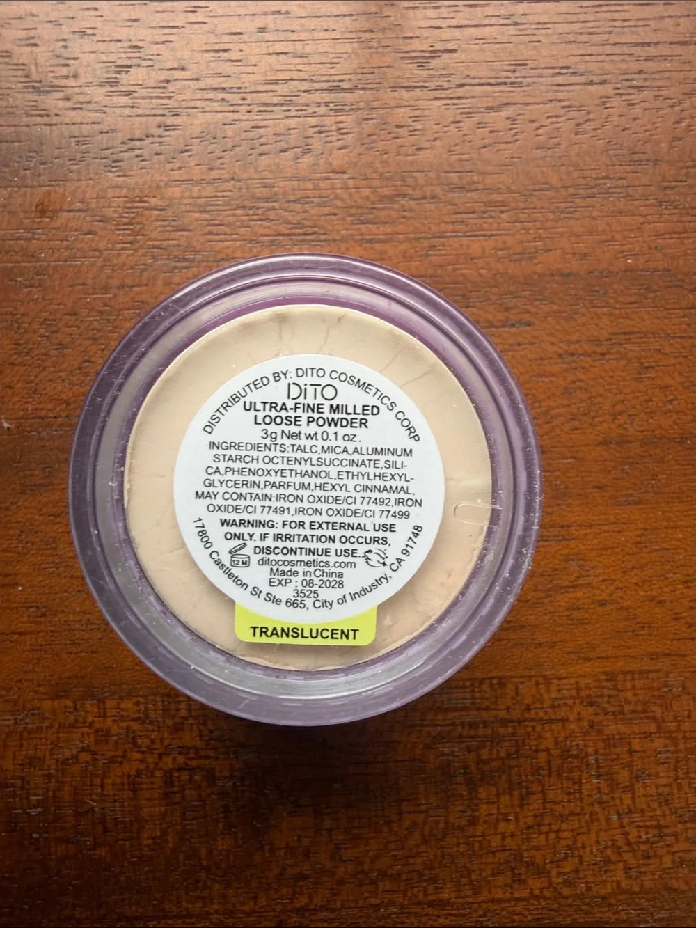 DiTO ultra-fine milled loose powder. Translucent shade. 3 grams.